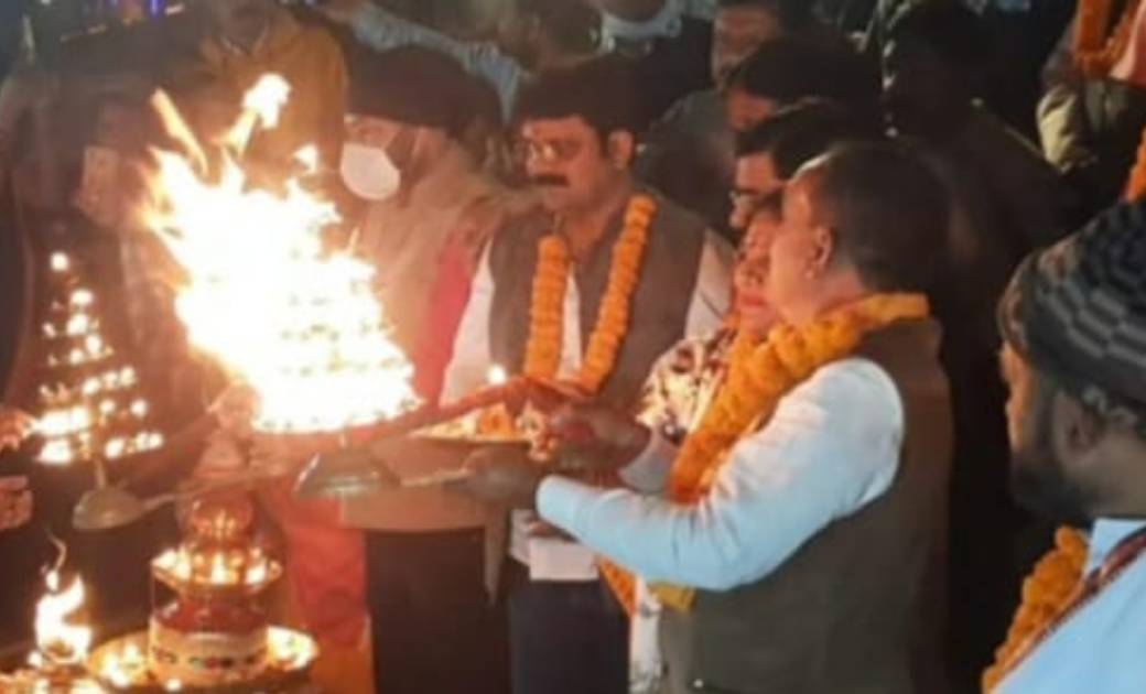 मकर संक्रांति के शुभ अवसर पर केलो नदी की हुई महाआरती, उमड़े हजारों श्रद्धालु...