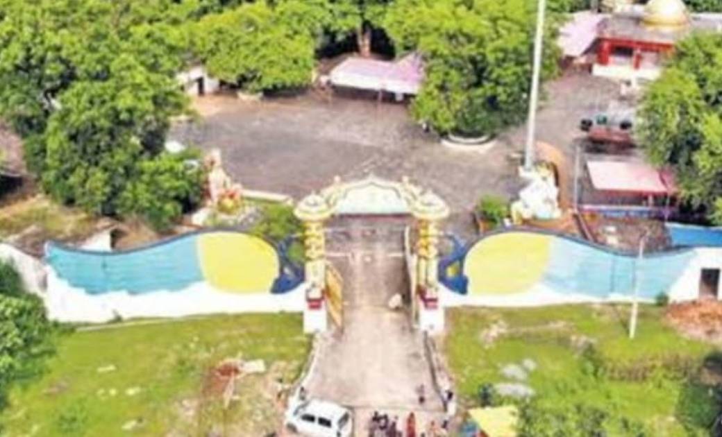 भगवान को भी ठगने में नही कतराते ज्वेलर्स तो इंसान की बिसात क्या? बासुदेव नारायण ज्वेलर्स ने अंबेटिकरा मंदिर में 23 कैरेट का राशि लेकर 18 कैरेट का सोना समिति को थमा दिया...