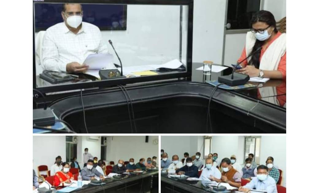 स्वास्थ्य सेवाओं में कमी नहीं आनी चाहिये-कलेक्टर भीम सिंह...जिला स्वास्थ्य समिति की समीक्षा बैठक संपन्न....