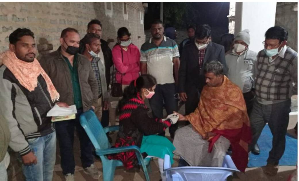 फाइलेरिया रोकथाम अभियान के आखिरी दिन छिंद पहुंची जिले की टीम... - CG Sandesh