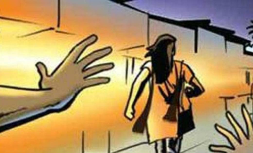 जिले में लगातार बढ़ रही है महिलाओं से छेड़छाड़.. एक नाबालिक और एक विवाहित महिला हुवी शिकार...! मामला दर्ज.
