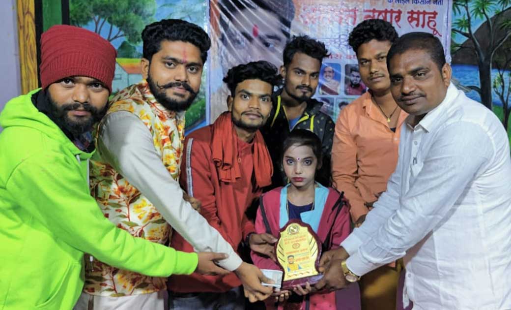 डीजे डांस प्रतियोगिता में मां शारदा कचना को मिला प्रथम स्थान
