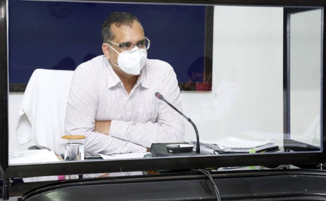 कलेक्टर ने दिए अन्य राज्यों से आने वाले यात्रियों की स्क्रीनिंग के निर्देश...