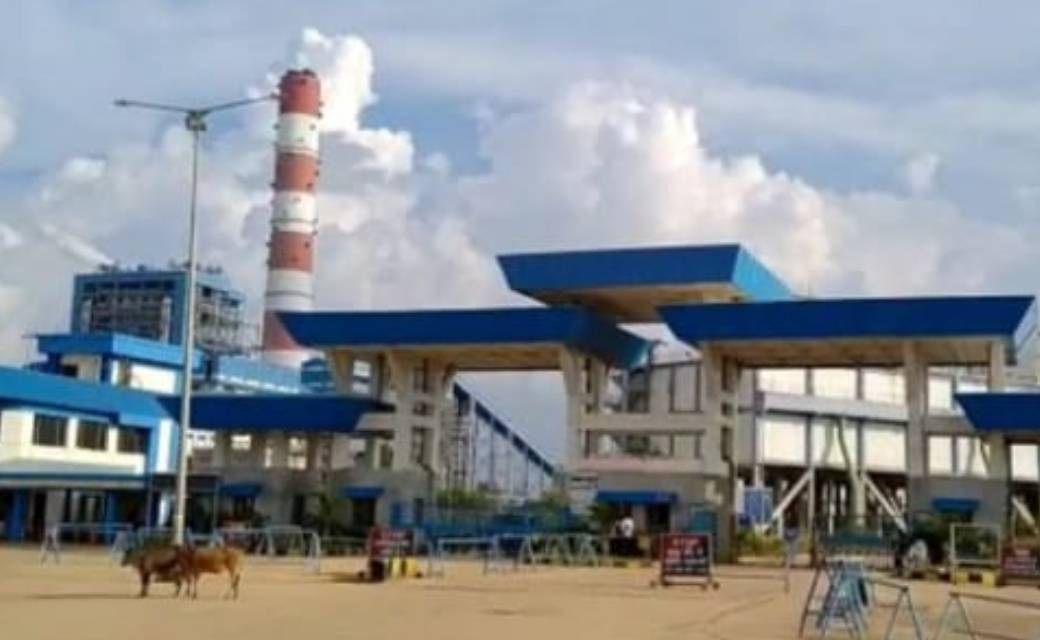 एनटीपीसी में सुरक्षा मापदंडों को लेकर कम्पनी प्रबन्धन की घोर लापरवाही से श्रमिक ने गंवाई जान...श्रमिकों को सेफ्टी बेल्ट नही दिया जाना हादसे की बनी वजह....