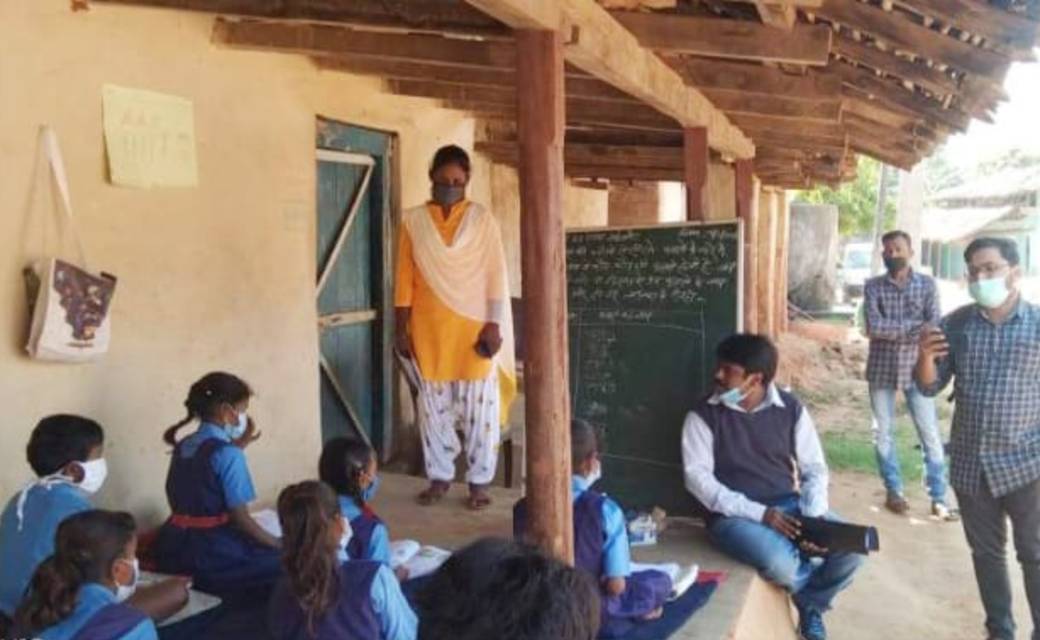 सी.आई.पी.एस.हैदराबाद की टीम ने नवाचारी सीख कार्यक्रम का लिया जायजा..