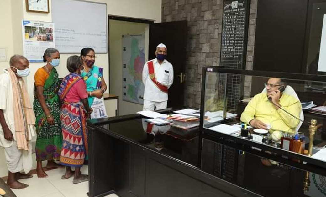 चिखली में अधूरे बने उप स्वास्थ्य केन्द्र को तत्काल करें पूर्ण - कलेक्टर भीम सिंह