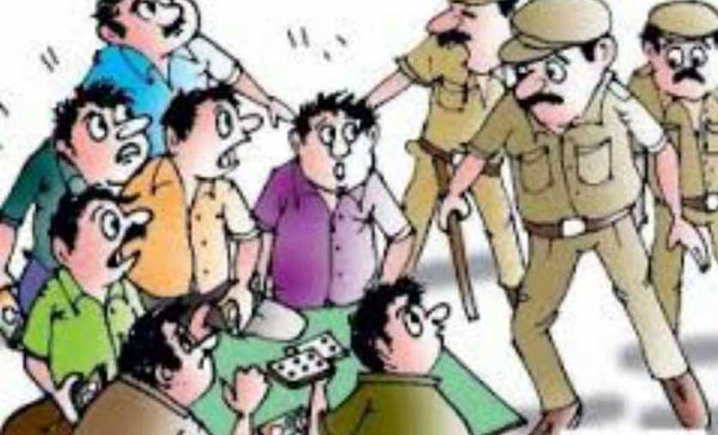 तेन्दुकोना : कोल्दा शराब भट्ठी के पास 04 जुआड़ी पकडाए. - CG Sandesh