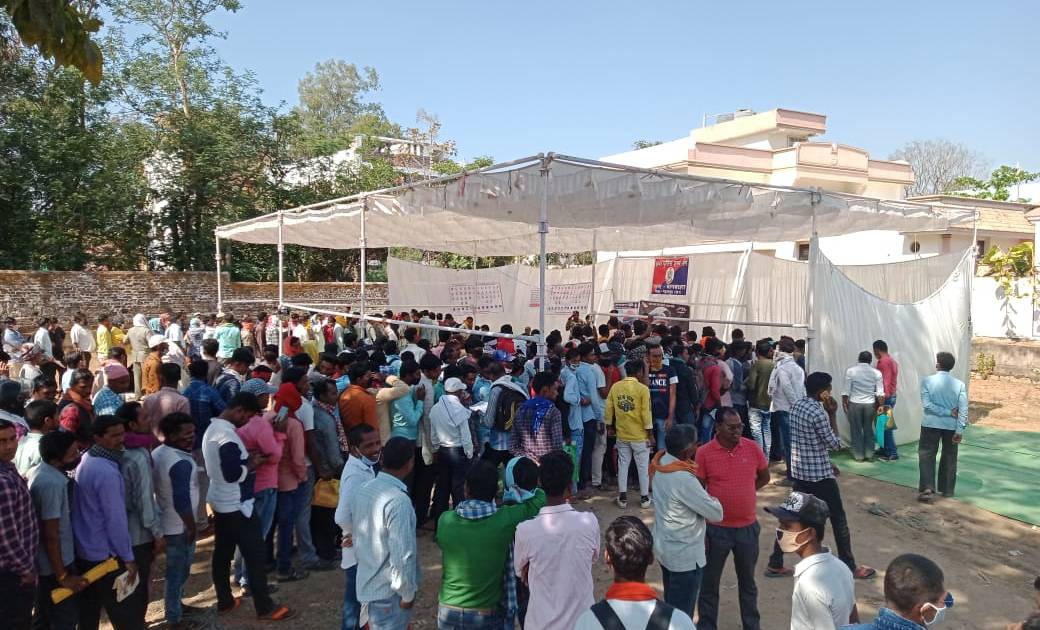 सड़क सुरक्षा महीना के तहत आज बाग बाहरा स्तिथ दुर्गा मंदिर चौक में लर्निंग लाइसेंस शिविर का आयोजन 