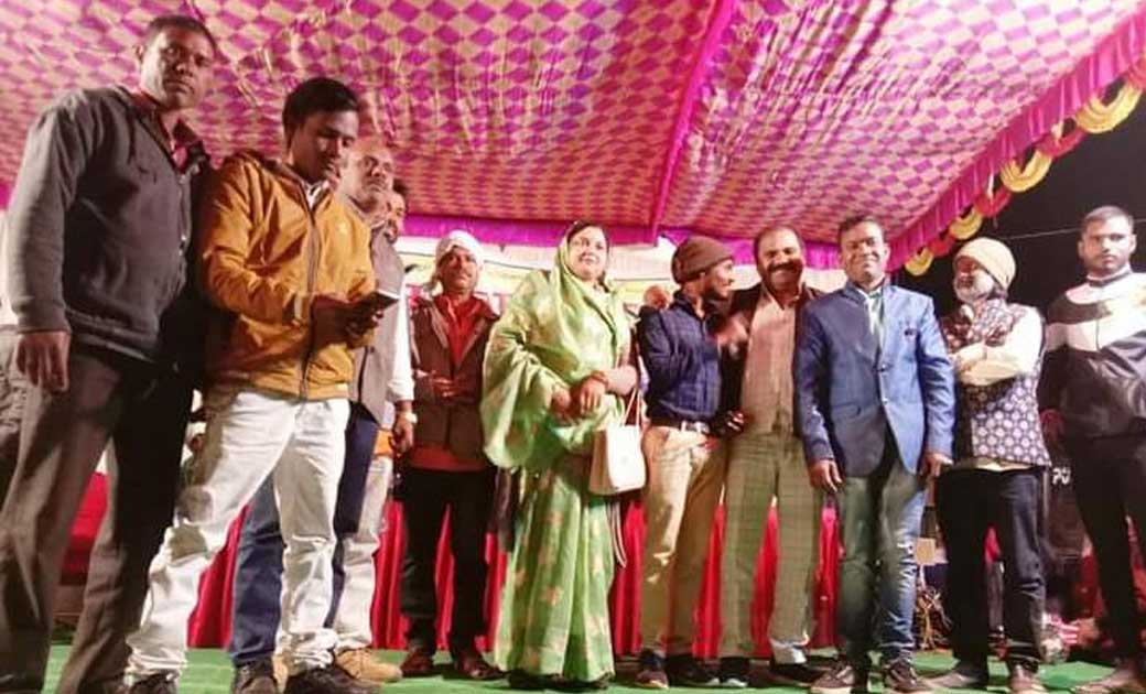 कोमाखान : ग्राम उखरा मड़ई मेला में सांस्कृतिक कार्यकम का आयोजन किया गया.