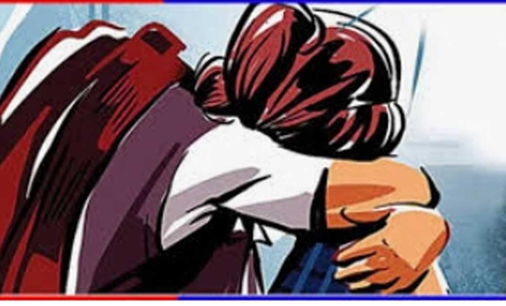 स्कूल का हेडमास्टर बच्चियों से करता था अश्लील हरक़त…पहले हुवी जमकर धुनाई, अब आरोपी शिक्षक सस्पेंड..