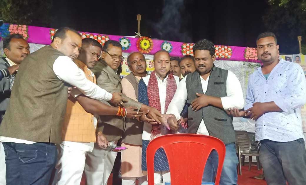 बागबाहरा : ग्राम तुपकबोरा में डांस प्रतियोगीता का आयोजन