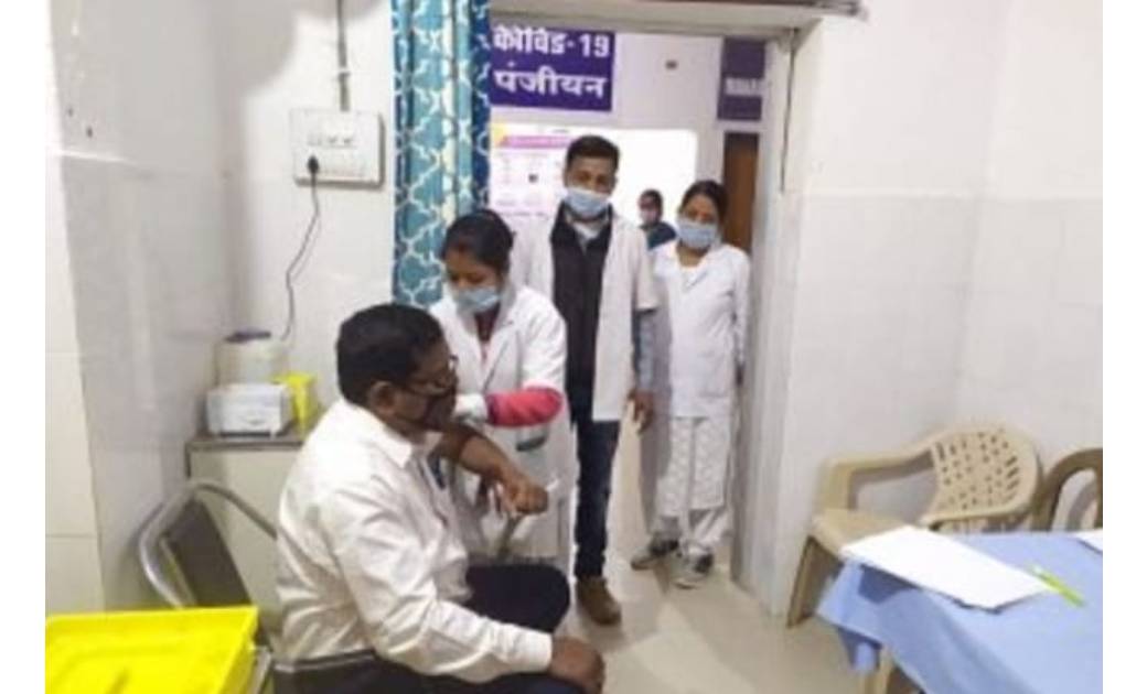  बगीचा प्रशासन ने कोविड 19 का लगवाया टीका 