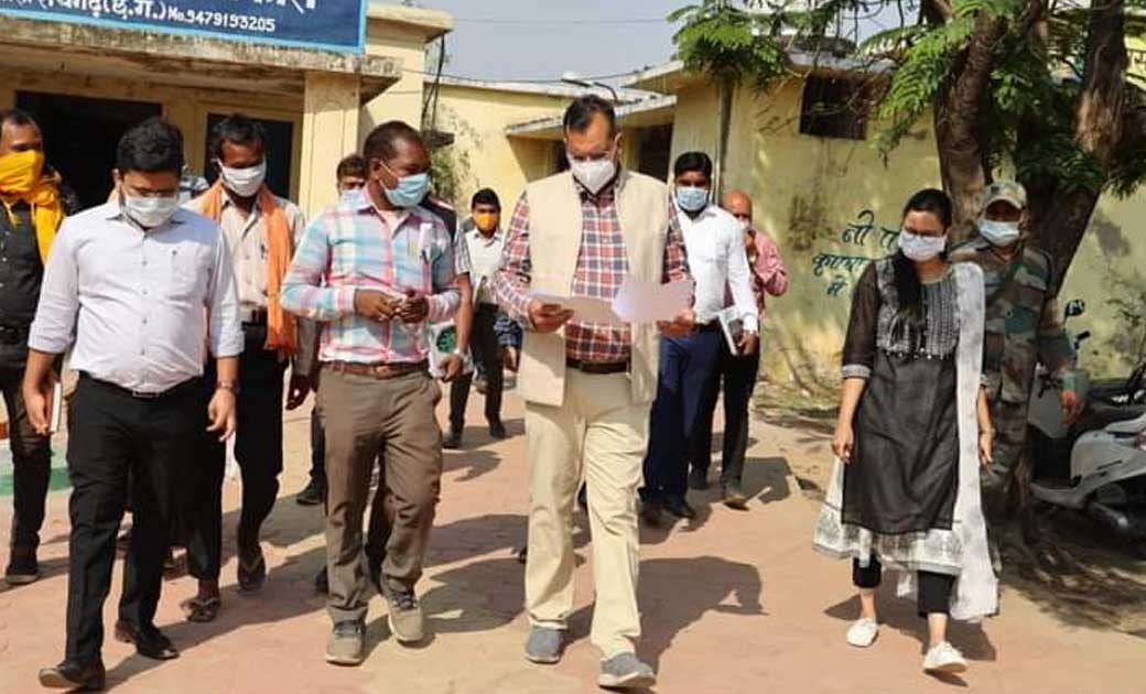 दो वर्ष से अधिक लंबित प्रकरणों का तत्काल करें निराकरण-कलेक्टर भीम सिंह