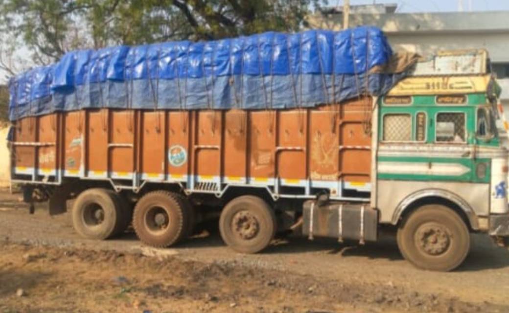 बगैर वैध कागजात ट्रक में लोड़ 250 क्विंटल धान पर पुलिस ने की कार्यवाही….