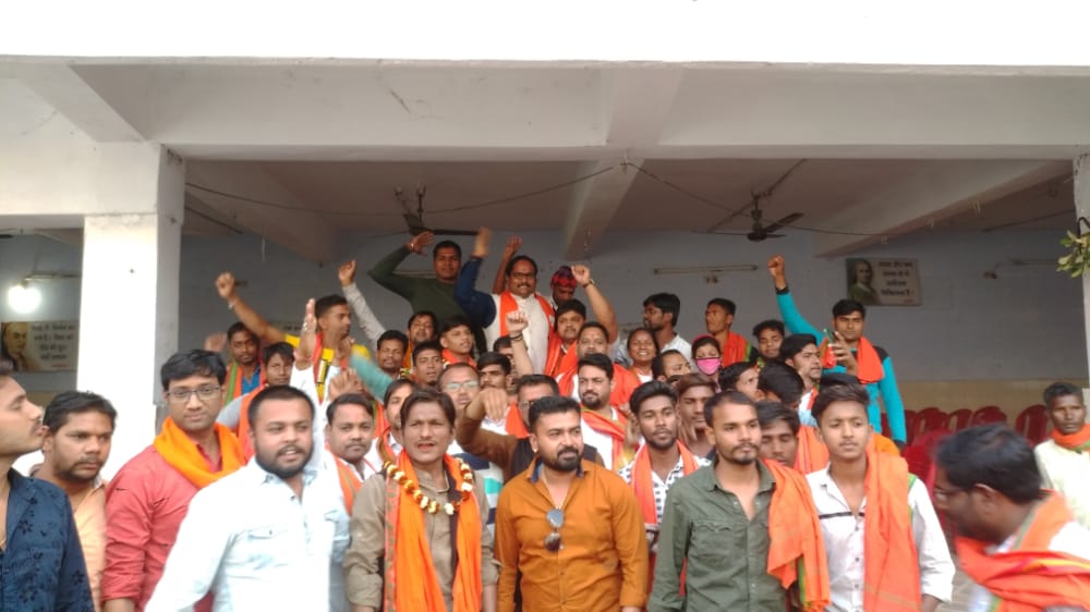 50 युवाओं ने थामा युवा मोर्चा का दामन..भाजयुमो जिलाध्यक्ष का हुवा जबरदस्त व भव्य स्वागत...