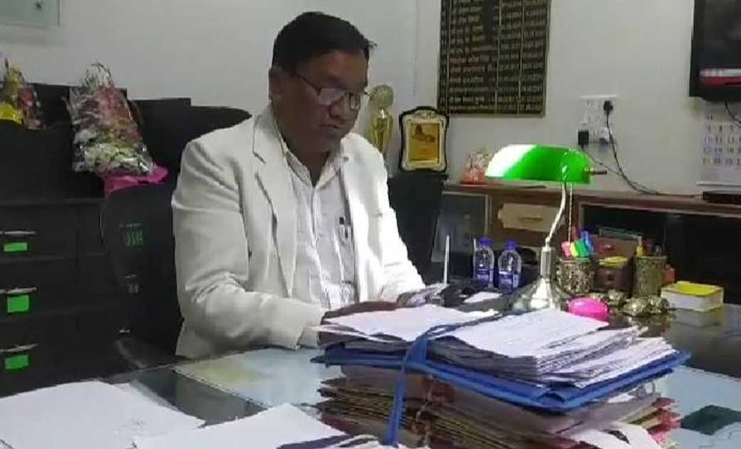 महासमुंद जिलाधीश से शाम 5:30 बजे से 6 बजे के बीच बिना आपाइन्टमेन्ट मिल सकते है मीडिया कर्मी