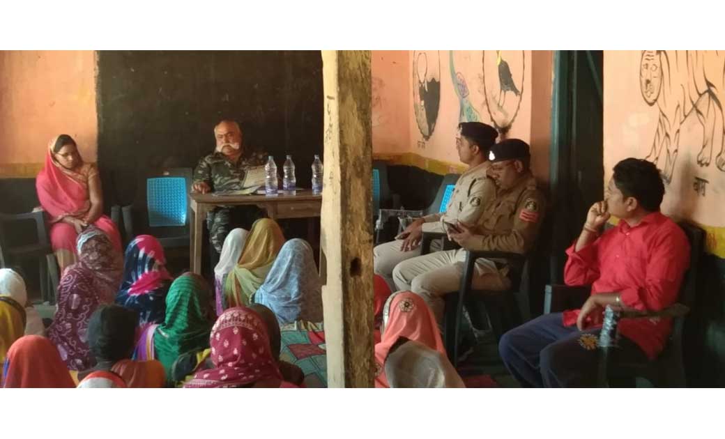 बसना : पुलिस अधीक्षक के निर्देशन पर ग्रामीण अंचलों में दी जा... - CG Sandesh