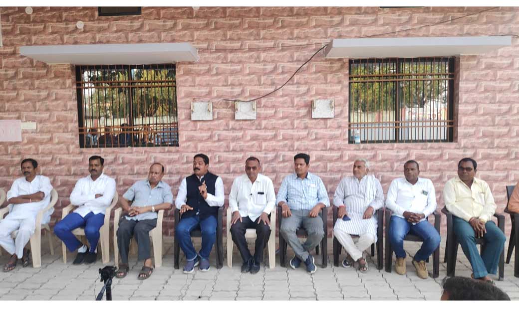 बागबाहरा : कृषि  कानून किसानो के लिए काल समान - मोहित