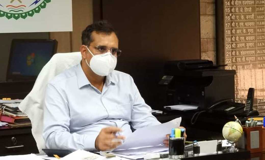 गोठानों के लिए स्वीकृत सोलर पंप लगाने के कार्य में  तेजी लाने कलेक्टर ने दिए निर्देश..