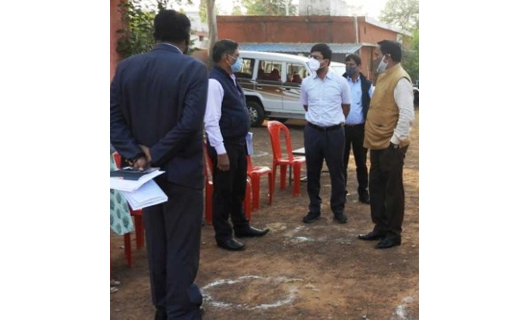 कोरोना वायरस के नए स्ट्रेन के खतरे से निपटने जिलाधीश ने लोगों से की अपील, नियम तोड़ने वालों पर होगी कार्रवाई