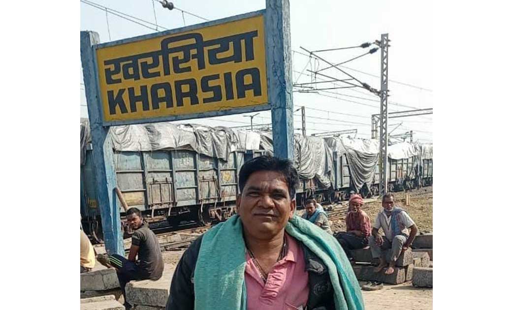 एक महिला से दुष्कर्म करके मुँह में टावेल बांधकर बाहर भागने के फिराक में पहुंचा था रेलवे स्टेशन...पुलिस ने किया गिरफ्तार....