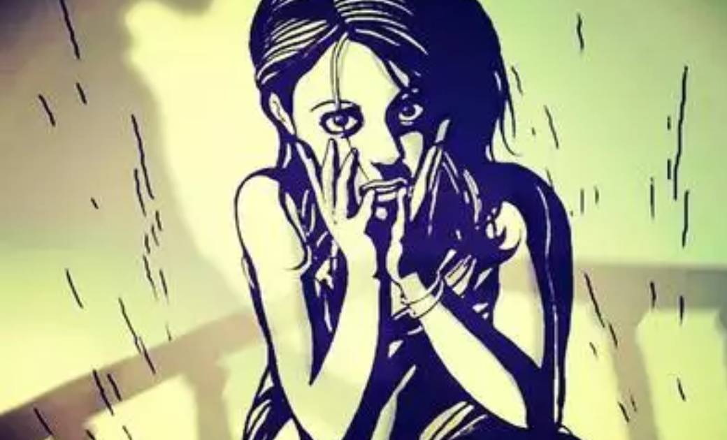 प्रेमी के साथ तीसरी मंजिल छत पर खड़ी थी युवती, माता-पिता दोन... - CG Sandesh