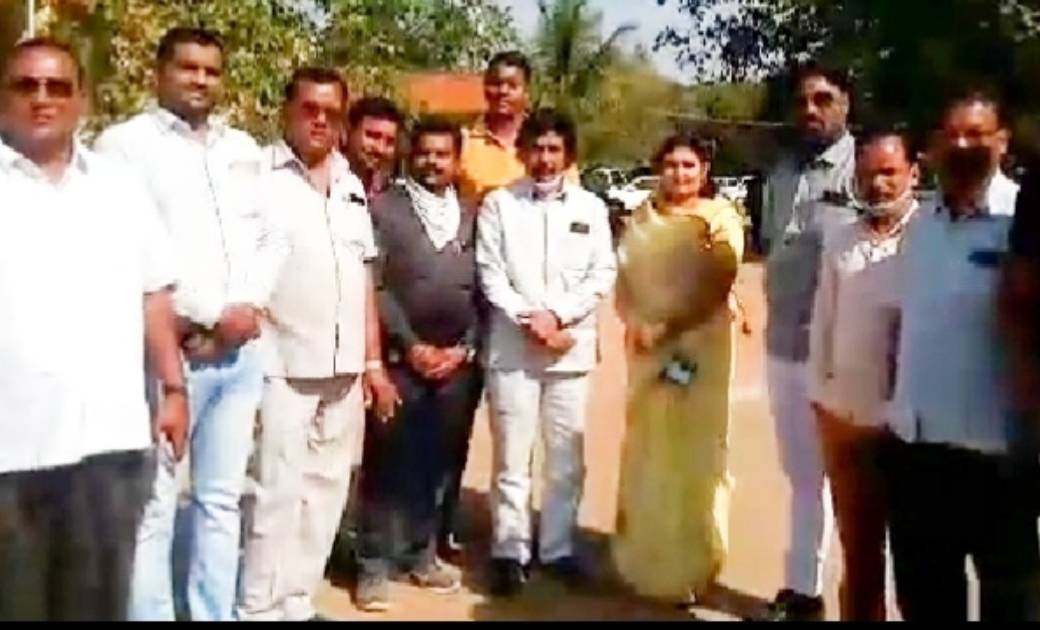 बागबाहरा  नर्रा गांव को लेकर भाजपाईयों ने की महासमुंद एस. पी.से मुलाकात,अन्याय पूर्ण कार्रवाई करने से दी आंदोलन की चेतावनी