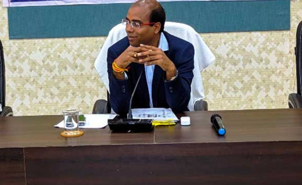 उत्तर बस्तर कांकेर : सात ग्राम पंचायत सचिवों के वेतन वृद्धि ... - CG Sandesh