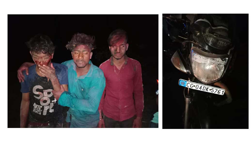 बागबाहरा : मोटोरसायकल और कुत्ते में भिंडत, 3 लोग घायल.