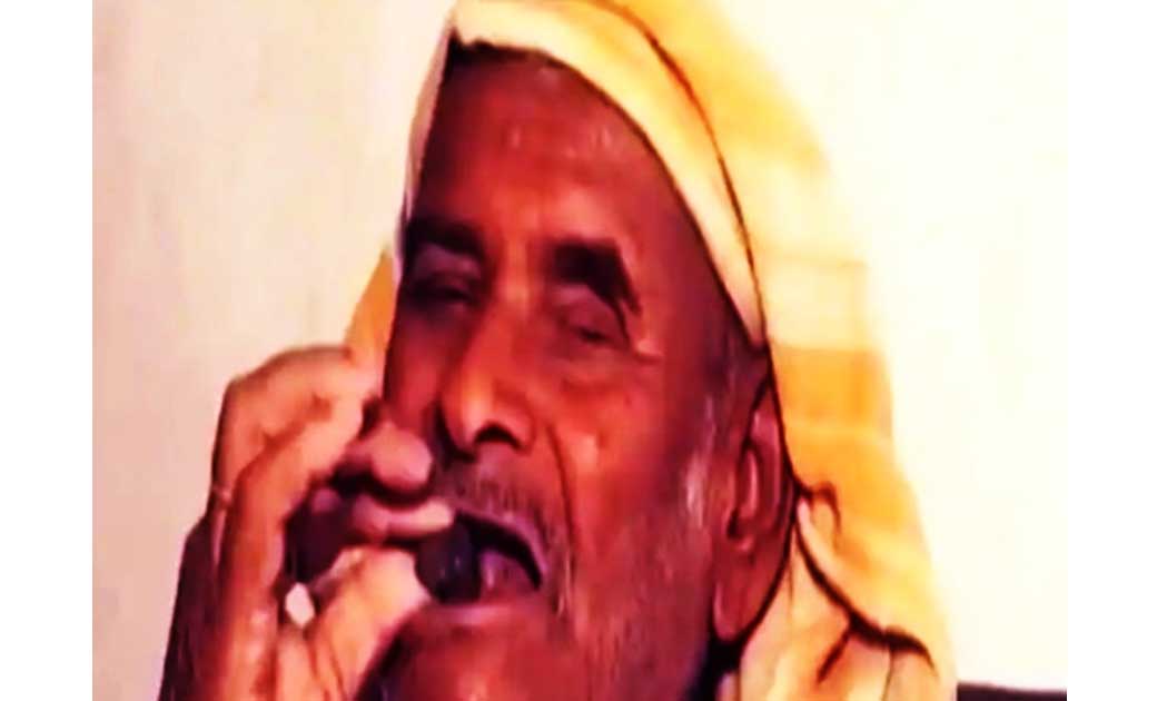 30 साल से रोज 250 ग्राम पत्थर खा रहा ये इंसान, ऐसे हुई थी शु... - CG Sandesh