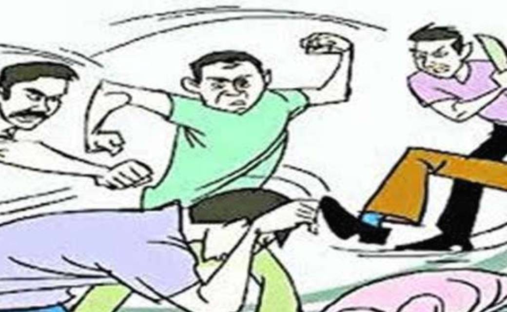 चारामा : मोटर साईकिल देख कर चलाओ कहने पर की गाली गलोज व मारपीट,  मामला दर्ज 