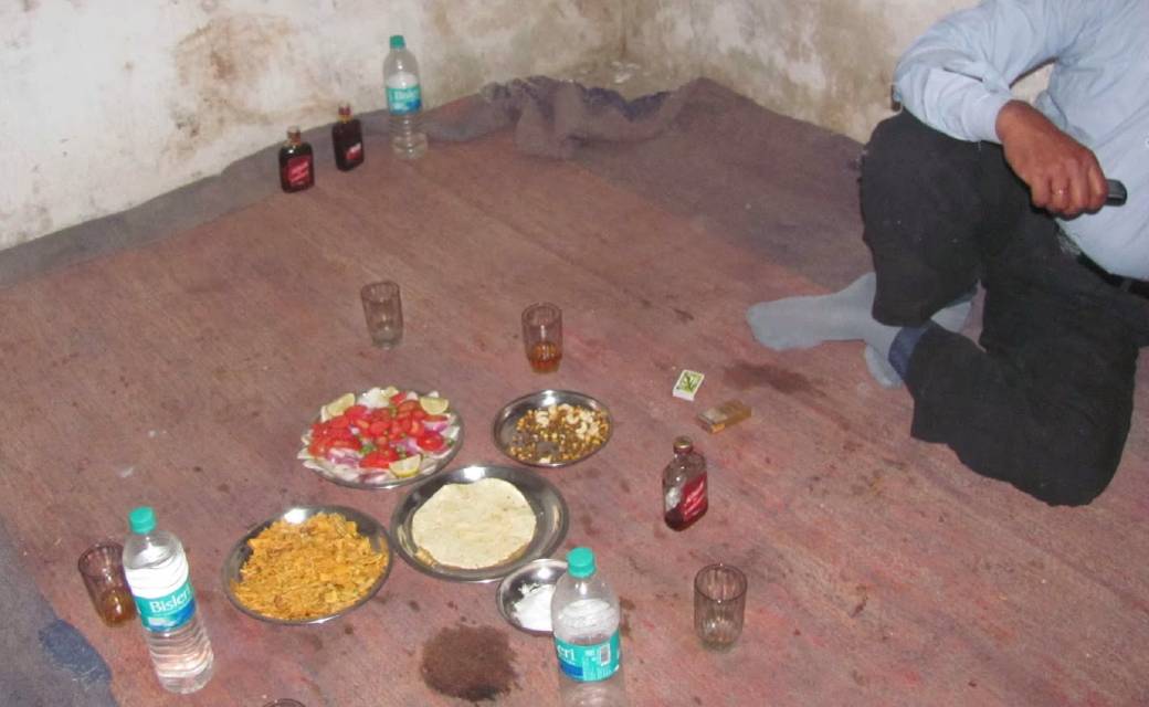 पखांजूर : निवास स्थान को बना रखा था शराबियों का अड्डा, की गयी कार्यवाही 