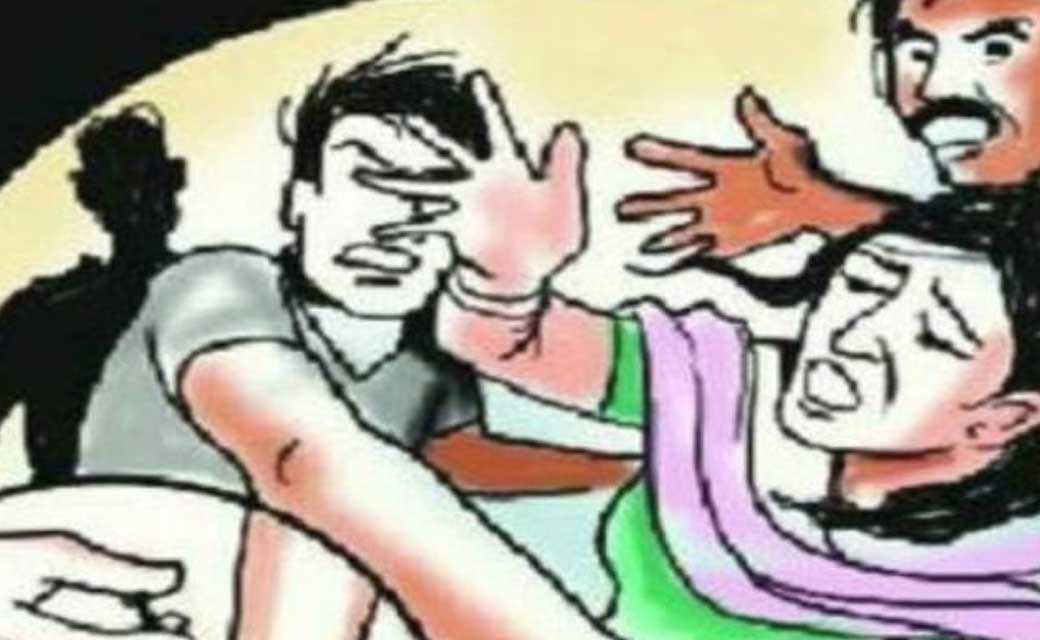 बागबाहरा : तुम लोग यहां पर बकरा नही बेचोगे, हमारा ग्राहक को ... - CG Sandesh
