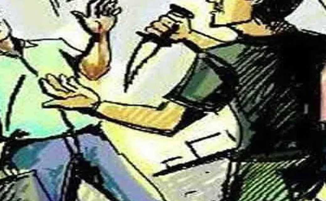 सिंघोड़ा : मछली इंस्पेक्टर पर जांच के समय चाकु से हमला.