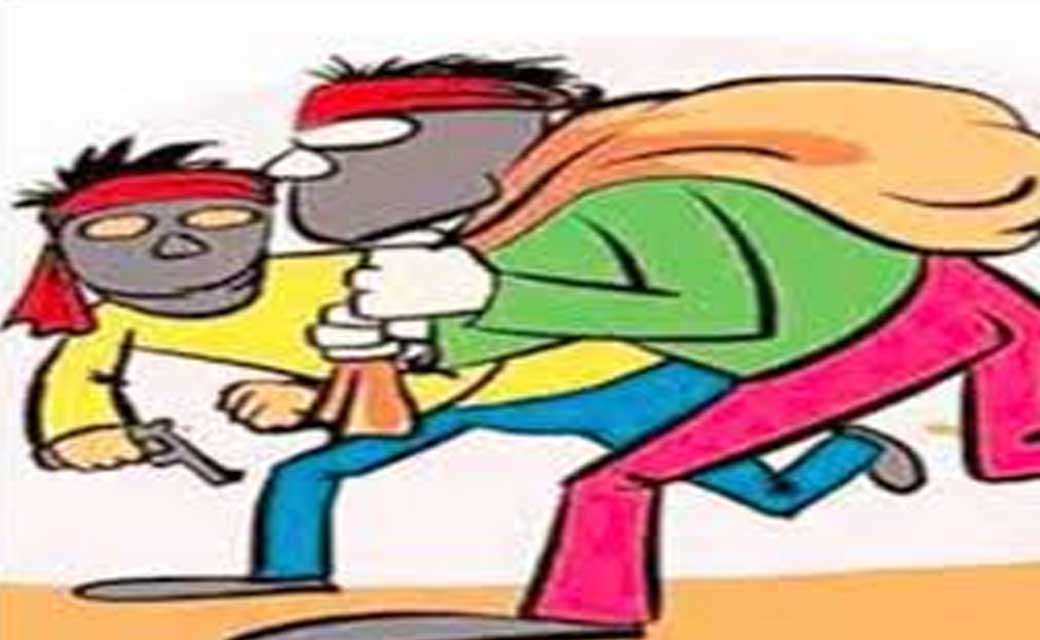 पटेवा : लाईट बन्द होने का फायदा उठाकर धान खरीदी केन्द्र से धान की चोरी….