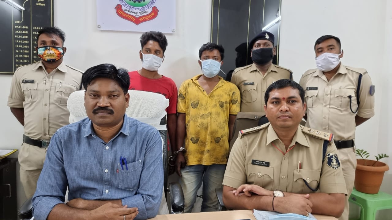पश्चिम बंगाल और उड़ीसा के 02 चोरों पर कोतवाली पुलिस की कार्यवाही, घर में घुसकर किया जा रहा था रूपये, पैसे और सामानों की चोरी