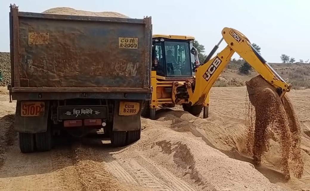 खनिज विभाग की निष्क्रियता व सुस्त प्रशासन से बहुमूूल्य खनिज संपदा,,, माफियाओं के कब्जे में