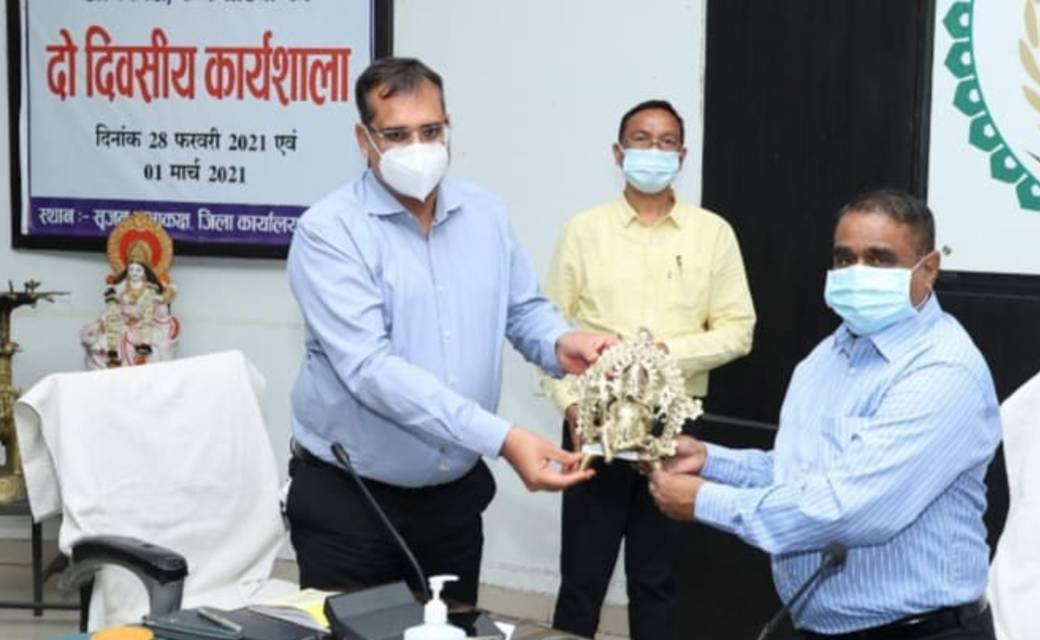 राजस्व अधिकारियों के दो दिवसीय प्रशिक्षण कार्यशाला का हुआ सम्पन्न.. राजस्व मैन्युल के सबंन्ध में सीखने मिला नई सैद्धांतिक और व्यवहारिक बातें...
