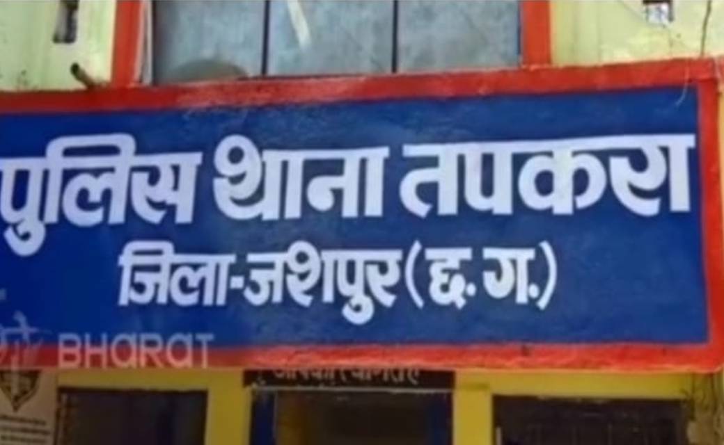 श्रीराम फाइनेंस कंपनी के मैनेजर और कर्मचारी के द्वारा  किश्त की राशि मे कर लिए तकरीबन 9 लाख रुपये 