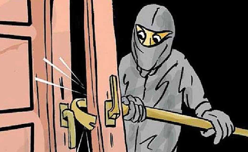 तुमगांव : दरवाजा का ताला तोड़कर चोरी.