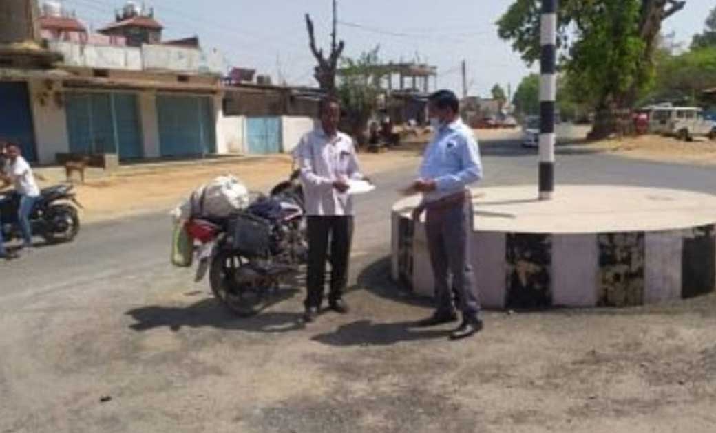 बगीचा ब्लाक के तहसील चौक में बिना मास्क पहने हुए 11 लोगों पर कार्यवाही.
