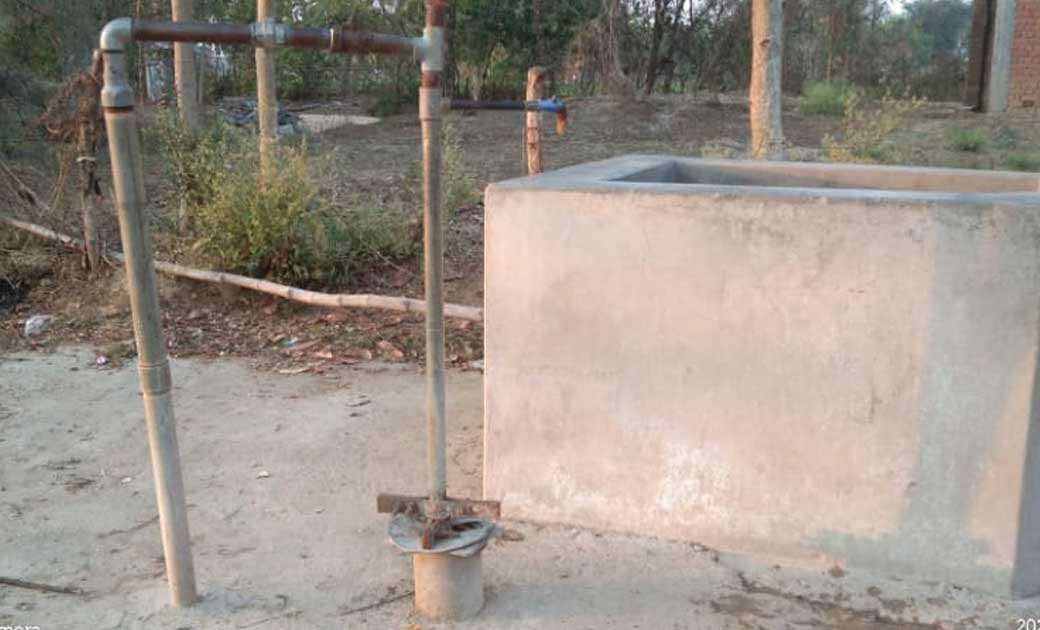 सचिव सरपंच की लापरवाही से पानी के लिए तरस रहे ग्रामवासी...छह... - CG Sandesh