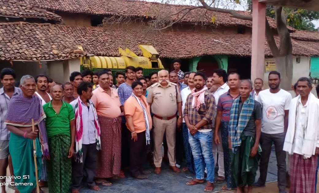 बसना : गढ़गांव में चौपाल लगाकर लोगो को साइबर क्राइम व याताया... - CG Sandesh