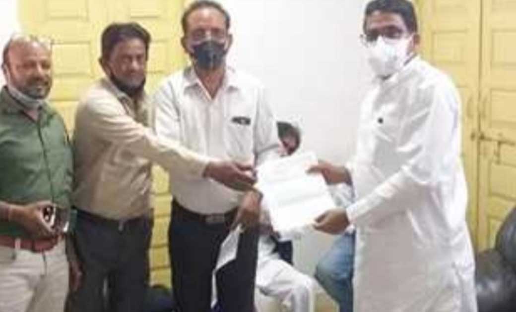 सांसद चुन्नीलाल साहू ने लगाया जनदर्शन समस्या लेकर पहुंचे लोग