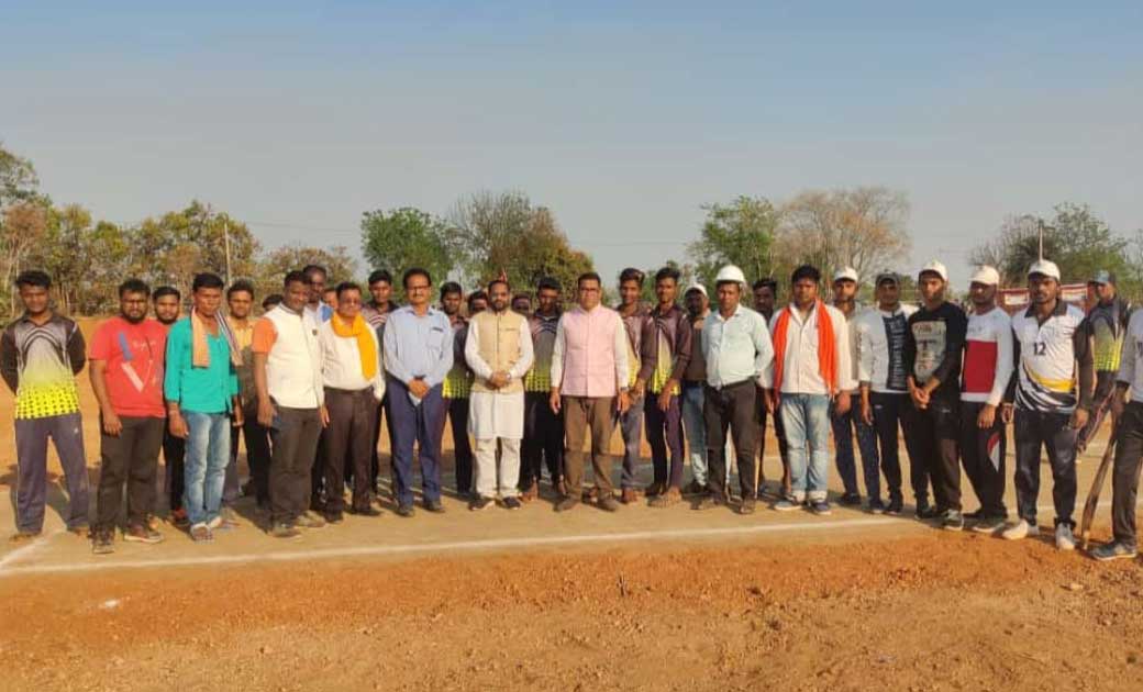 बसना : गुलाबी ग्राम नानकसागर में टेनिस क्रिकेट बाल प्रतियोगि... - CG Sandesh
