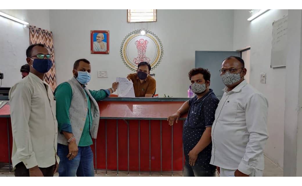 बागबाहरा : ईंट भट्ठा मालिक के चंगुल से चुम्मन साहू को छुड़वाने, बागबाहरा SDM को अंकित बागबाहरा ने दिया आवेदन