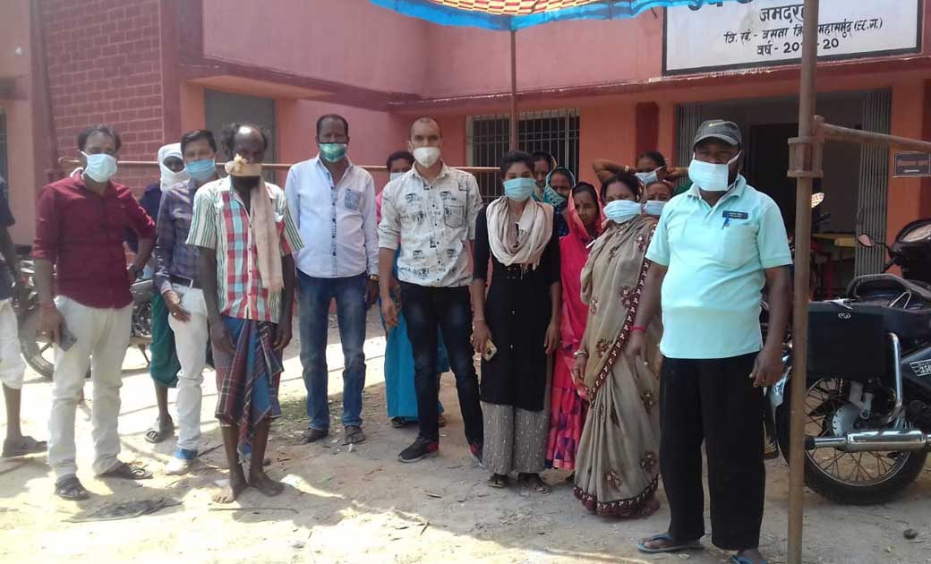 बसना :  जन सेवा के लिए समर्पित है ग्राम केलवारडबरी के कोटवार... - CG Sandesh