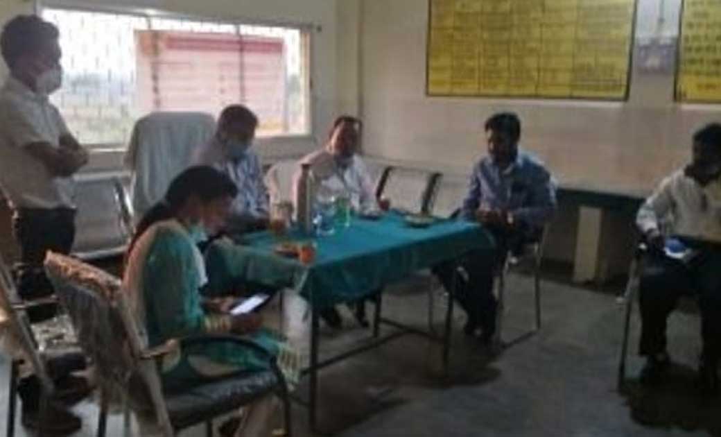 जशपुर : कलेक्टर ने ग्रामीणों की समस्याओं को सुन तत्काल निराकरण के निर्देश दिए