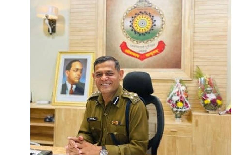 बिलासपुर - पुलिस महानिरीक्षक बिलासपुर डांगी ने पुलिस विभाग के कोरोना संक्रमित कोरोना योद्धाओं को फोन करके जाना उनका हाल।