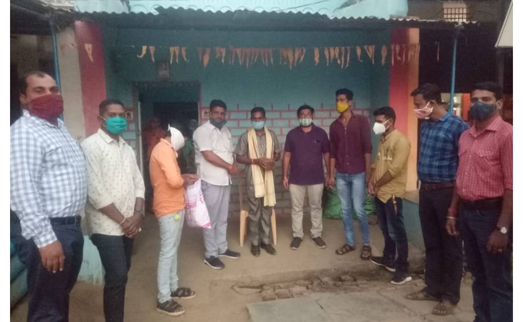 भाजयुमो बसना ने पूर्व सैनिकों का सम्मान किया.. - CG Sandesh